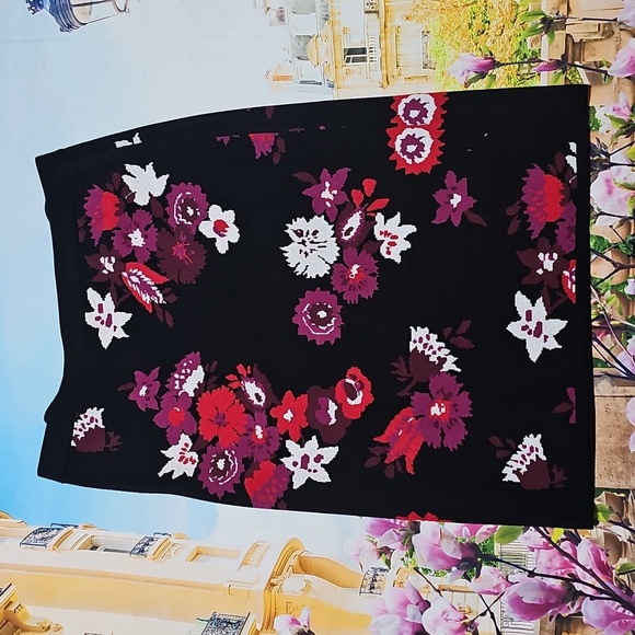 Ann Taylor Factory Stretchy Floral Black Skirt Size Large NWT - Picture 4 of 4